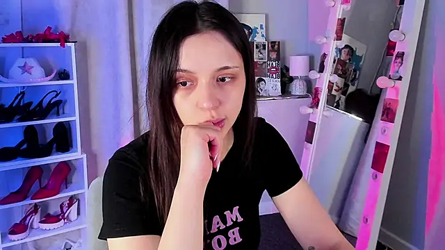 Snapshot of Sahara_Shields chatting on February 10, 2026, 9:19 am Sahara Shields online show from February 10, 2026, 9:19 am