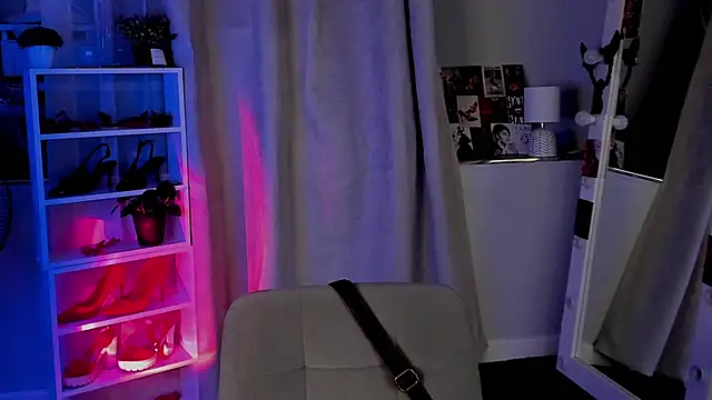 Snapshot of Sahara_Shields chatting on November 4, 2025, 10:41 am Sahara Shields online show from November 4, 2025, 10:41 am