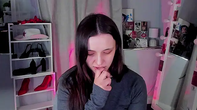 Snapshot of Sahara_Shields chatting on March 22, 2026, 9:11 am Sahara Shields online show from March 22, 2026, 9:11 am