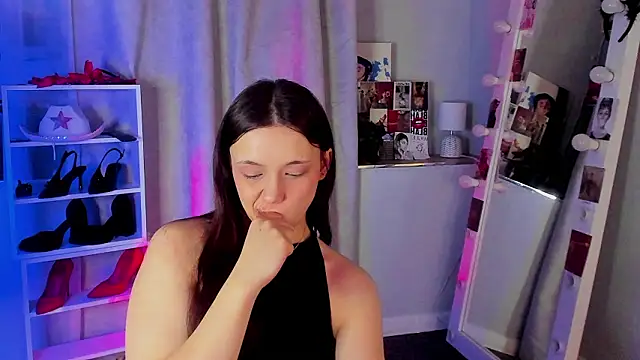 Snapshot of Sahara_Shields chatting on March 11, 2026, 9:14 am Sahara Shields online show from March 11, 2026, 9:14 am