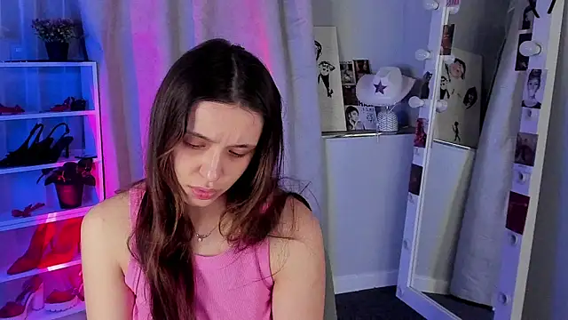 Snapshot of Sahara_Shields chatting on November 20, 2025, 10:49 am Sahara Shields online show from November 20, 2025, 10:49 am