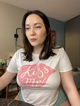 Snapshot of Kiss_My_Body chatting on November 18, 2025, 4:10 pm Kiss My Body online show from November 18, 2025, 4:10 pm