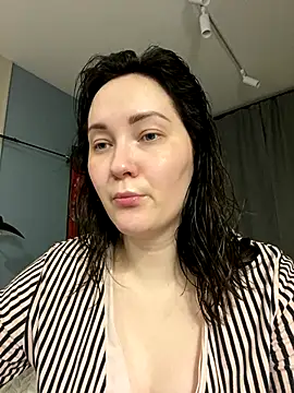 Snapshot of Kiss_My_Body chatting on December 5, 2025, 6:28 pm Kiss My Body online show from December 5, 2025, 6:28 pm