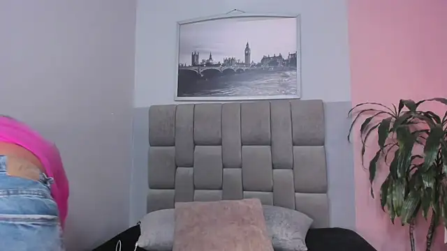 Snapshot of janna_lopez_ chatting on December 5, 2025, 12:48 pm janna lopez online show from December 5, 2025, 12:48 pm