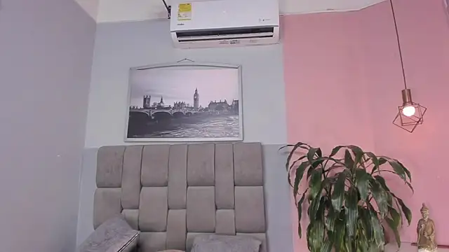 Snapshot of janna_lopez_ chatting on November 11, 2025, 11:16 am janna lopez online show from November 11, 2025, 11:16 am