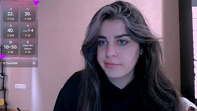 Snapshot of _Roselina_ chatting on November 11, 2025, 6:08 am Roselina online show from November 11, 2025, 6:08 am