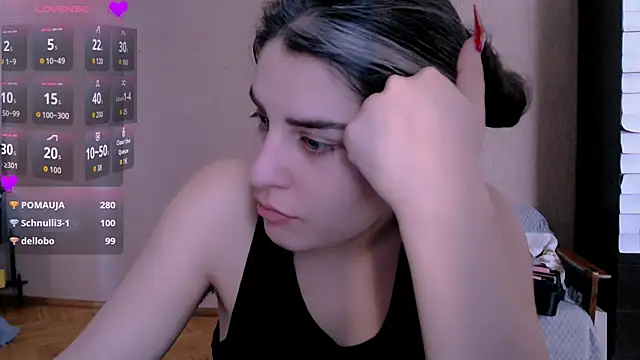 Snapshot of _Roselina_ chatting on November 3, 2025, 7:35 am Roselina online show from November 3, 2025, 7:35 am