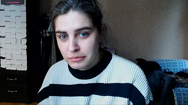 Snapshot of _Roselina_ chatting on April 5, 2026, 10:22 am Roselina online show from April 5, 2026, 10:22 am