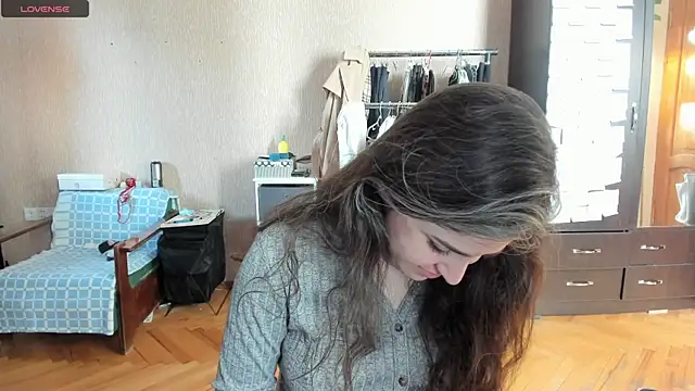 Snapshot of _Roselina_ chatting on April 27, 2026, 12:03 pm Roselina online show from April 27, 2026, 12:03 pm
