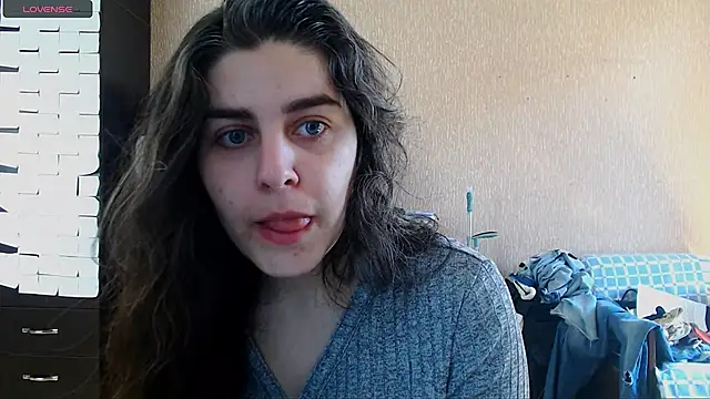 Snapshot of _Roselina_ chatting on April 6, 2026, 7:31 am Roselina online show from April 6, 2026, 7:31 am