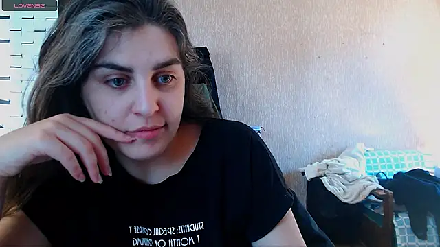 Snapshot of _Roselina_ chatting on March 29, 2026, 8:27 am Roselina online show from March 29, 2026, 8:27 am