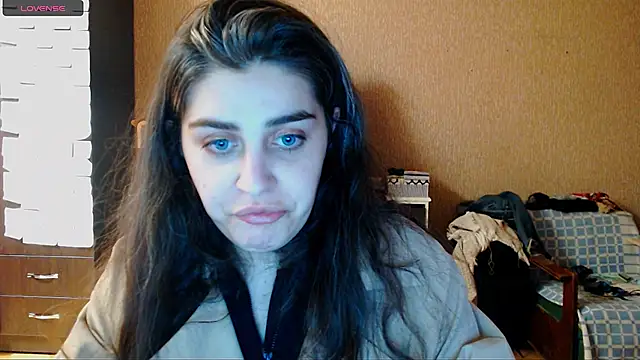 Snapshot of _Roselina_ chatting on April 8, 2026, 3:57 pm Roselina online show from April 8, 2026, 3:57 pm