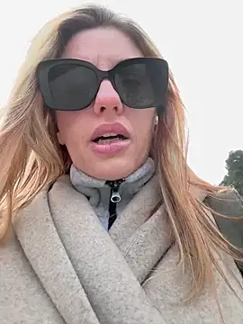 Snapshot of Megan_off chatting on February 13, 2026, 10:26 am Megan off online show from February 13, 2026, 10:26 am