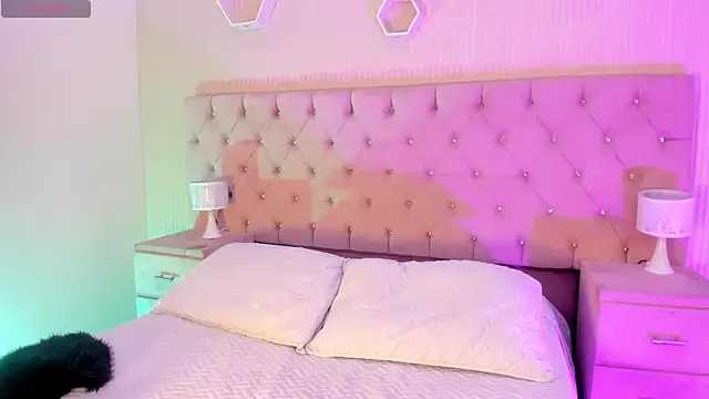 Snapshot of MattThompsonn chatting on October 17, 2025, 9:16 pm MattThompsonn online show from October 17, 2025, 9:16 pm