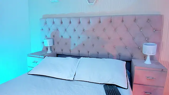 Snapshot of MattThompsonn chatting on October 21, 2025, 9:36 pm MattThompsonn online show from October 21, 2025, 9:36 pm