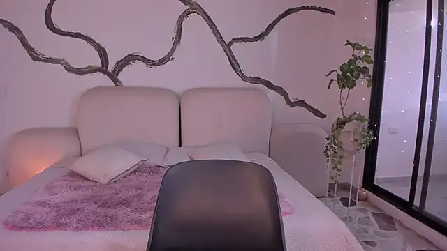 Snapshot of MattThompsonn chatting on December 2, 2025, 10:00 pm MattThompsonn online show from December 2, 2025, 10:00 pm