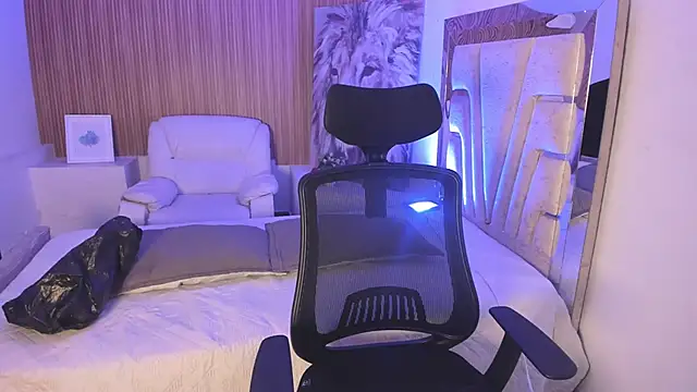 Snapshot of MattThompsonn chatting on November 25, 2025, 9:04 pm MattThompsonn online show from November 25, 2025, 9:04 pm