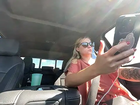 Hatgirl69 online show from September 26, 2025, 2:57 pm