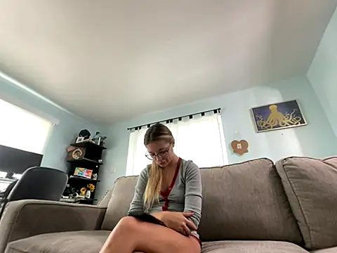 Hatgirl69 online show from September 29, 2025, 3:17 pm