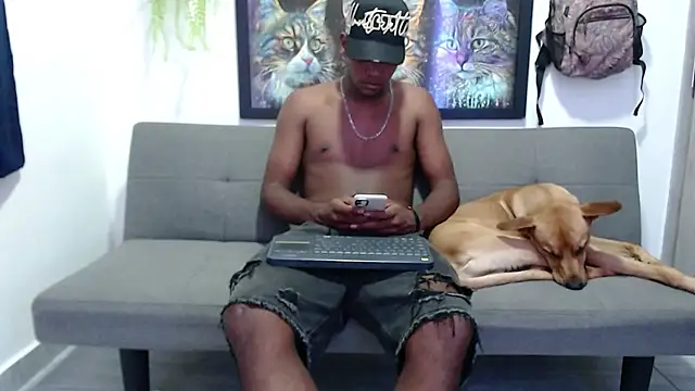 Snapshot of Master_foot_ chatting on March 8, 2026, 9:34 am Master foot online show from March 8, 2026, 9:34 am