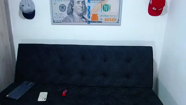 Snapshot of Master_foot_ chatting on March 7, 2026, 8:54 am Master foot online show from March 7, 2026, 8:54 am