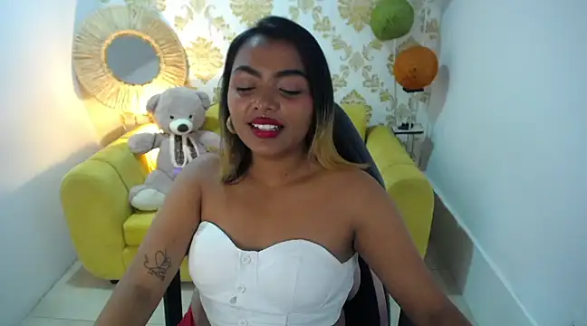 madelein m online show from March 7, 2025, 8:00 pm