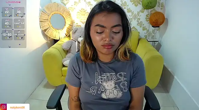 madelein m online show from March 5, 2025, 6:56 pm