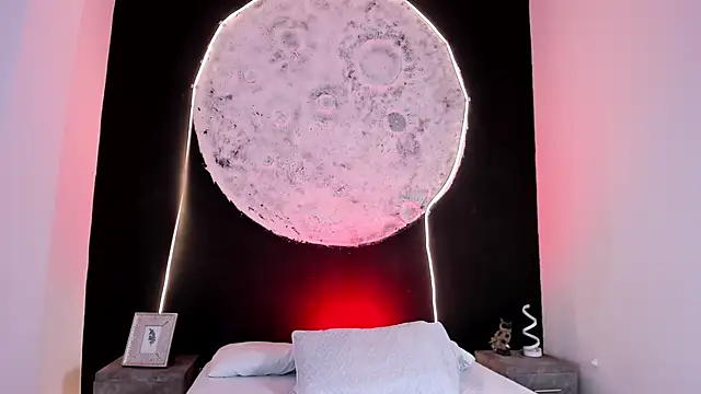 EthaanCox online show from November 24, 2025, 9:37 pm