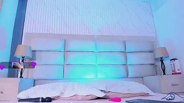 EthaanCox online show from February 4, 2026, 9:04 am