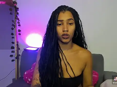 Snapshot of Missangeldust16 chatting on March 7, 2025, 8:22 pm Missangeldust16 online show from March 7, 2025, 8:22 pm
