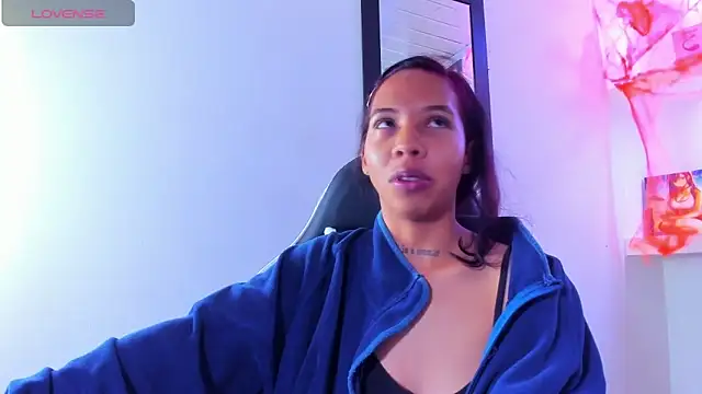 Snapshot of Miss_sparkle00 chatting on November 5, 2025, 8:06 am Miss sparkle00 online show from November 5, 2025, 8:06 am