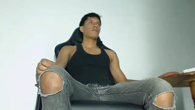 matteo rivas online show from February 12, 2026, 3:50 am