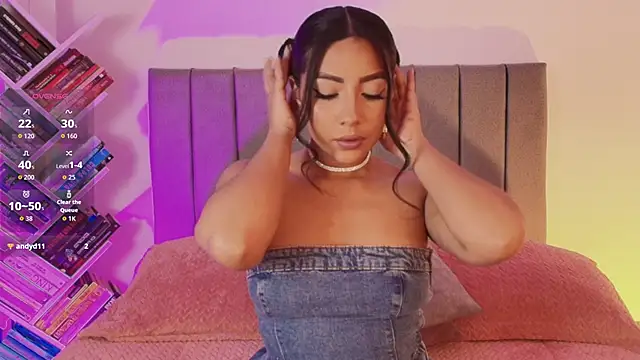 Snapshot of AndySaenzz chatting on March 7, 2026, 11:43 pm AndySaenzz online show from March 7, 2026, 11:43 pm