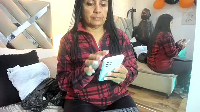 Snapshot of raquell_moore chatting on October 29, 2025, 11:53 am raquell moore online show from October 29, 2025, 11:53 am