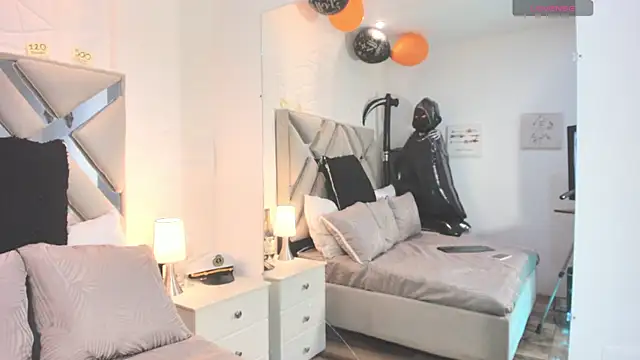 Snapshot of raquell_moore chatting on October 21, 2025, 12:15 pm raquell moore online show from October 21, 2025, 12:15 pm