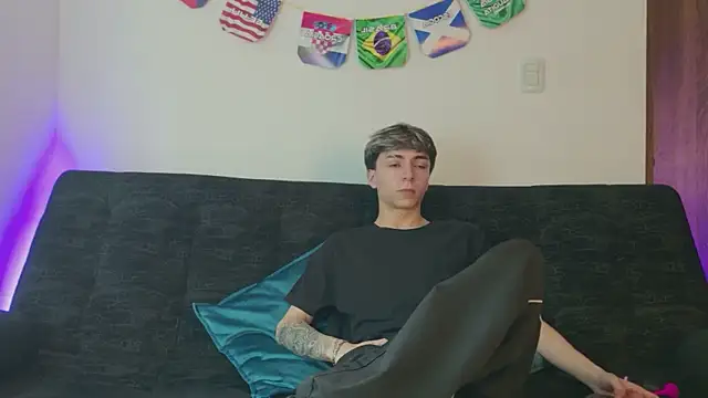 ethan and ava online show from July 17, 2026, 12:24 pm