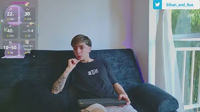 Snapshot of ethan_and_ava chatting on November 7, 2025, 1:04 pm ethan and ava online show from November 7, 2025, 1:04 pm