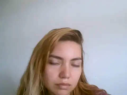 Snapshot of VittoriaTaylor chatting on November 20, 2025, 8:42 pm VittoriaTaylor online show from November 20, 2025, 8:42 pm