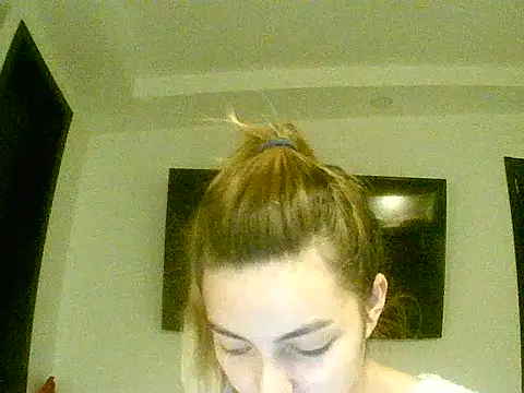 VittoriaTaylor online show from March 22, 2026, 12:58 am