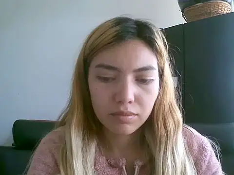 Snapshot of VittoriaTaylor chatting on October 25, 2025, 3:34 pm VittoriaTaylor online show from October 25, 2025, 3:34 pm