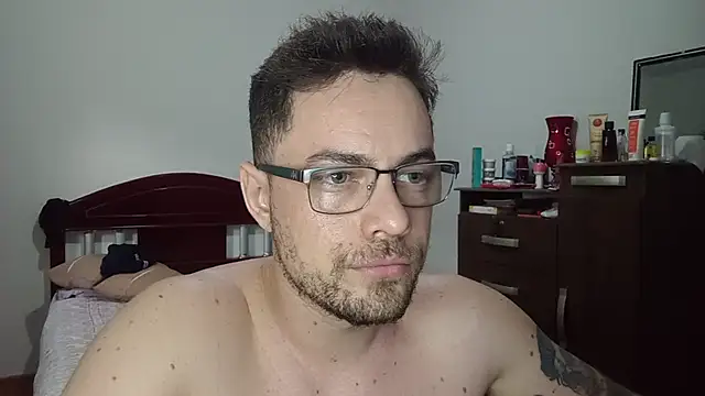Snapshot of Dyllan__ chatting on May 27, 2026, 3:08 pm Dyllan online show from May 27, 2026, 3:08 pm