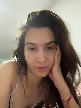 Snapshot of Bella_still chatting on April 3, 2026, 1:34 am Bella still online show from April 3, 2026, 1:34 am