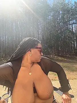 xoxoHotCoCo online show from March 10, 2026, 5:17 pm