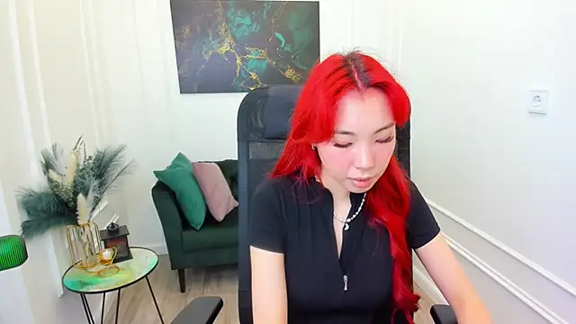 AnnaReyla online show from April 28, 2026, 4:06 am