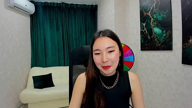 AnnaReyla online show from March 12, 2025, 2:12 pm