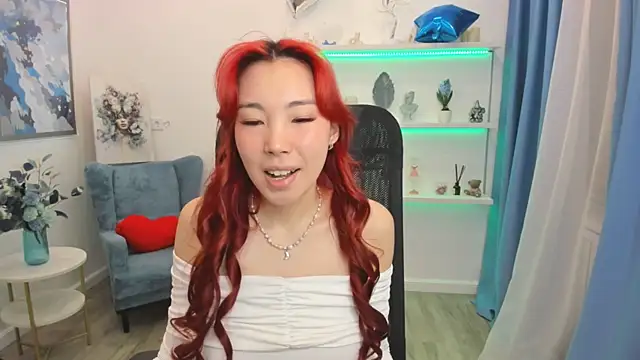 AnnaReyla online show from April 23, 2026, 11:27 am