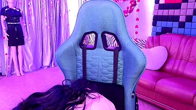 Snapshot of Rouz_Farrel chatting on February 27, 2025, 4:35 am Rouz Farrel online show from February 27, 2025, 4:35 am