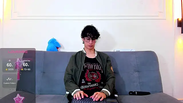 Cum hunters online show from July 14, 2026, 3:22 am