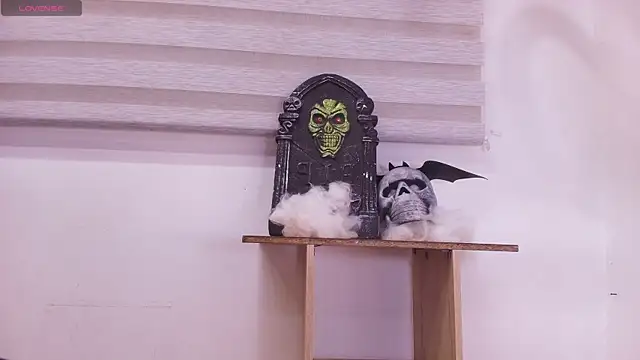 Snapshot of Auroraa_miller chatting on October 10, 2025, 11:55 am Auroraa miller online show from October 10, 2025, 11:55 am