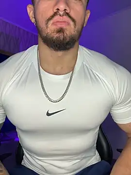 Snapshot of Brad_Summer chatting on November 25, 2025, 5:46 pm Brad Summer online show from November 25, 2025, 5:46 pm